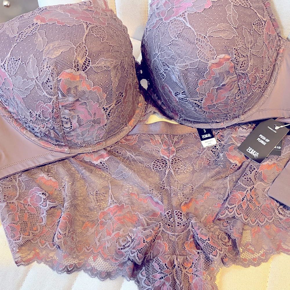 Torrid NWT 44DD push-up plunge bra w/ matching NWT cheeky panty sz3